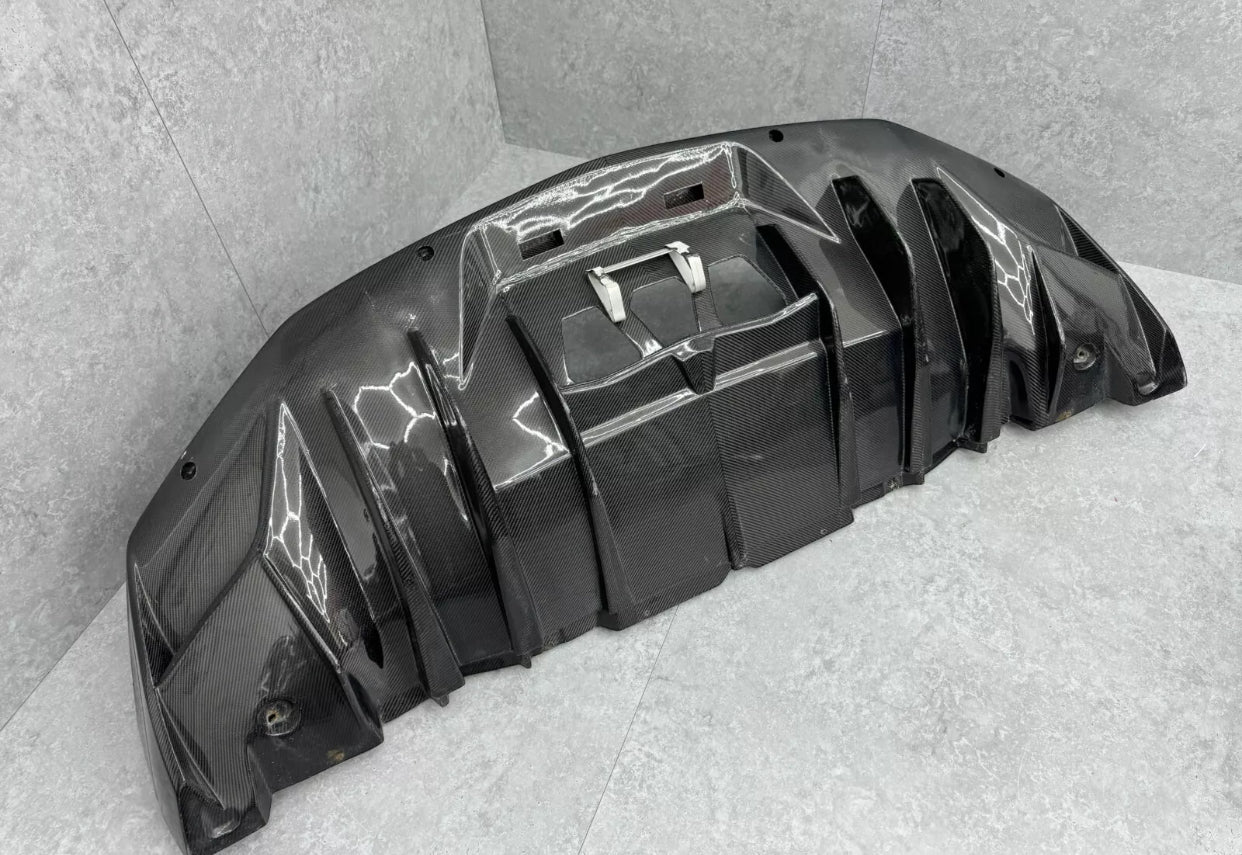 LAMBORGHINI AVENTADOR SVJ LP760-4 CARBON BODY KIT - PERFECT UPGRADE FOR LP700-4