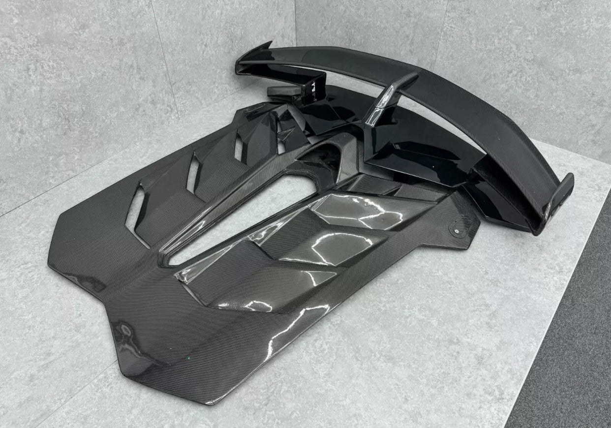 LAMBORGHINI AVENTADOR SVJ LP760-4 CARBON BODY KIT - PERFECT UPGRADE FOR LP700-4