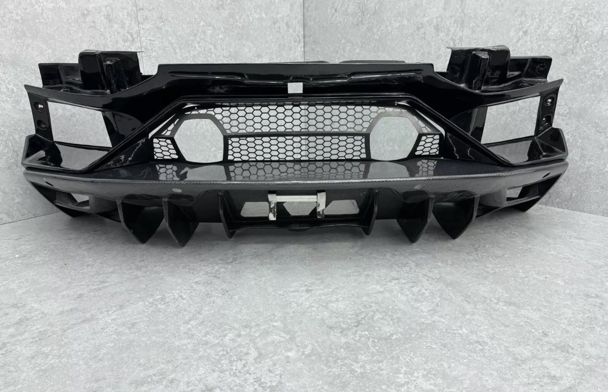 LAMBORGHINI AVENTADOR SVJ LP760-4 CARBON BODY KIT - PERFECT UPGRADE FOR LP700-4